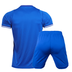 サッカー 青い ユニフォーム